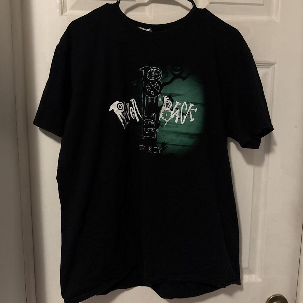 raven black t shirt